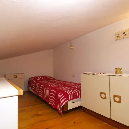 Maria 64 * Vodnjan