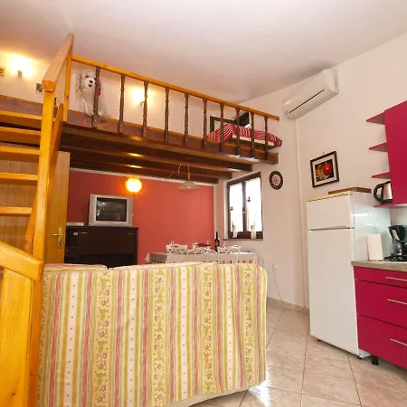 Maria 64 Apartment *