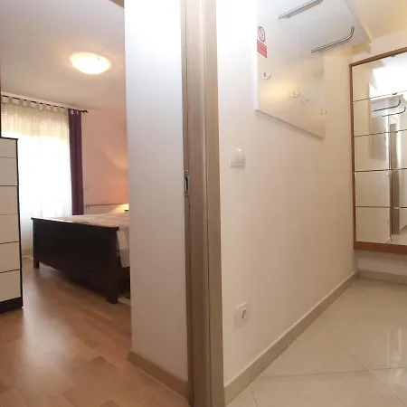 Maria 64 Apartment