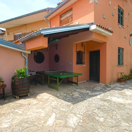 Apartment Maria 64 *