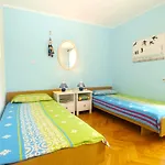 Maria 64 شقة