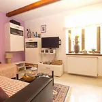 Maria 64 شقة