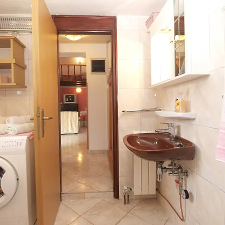 Appartement Maria 64 *